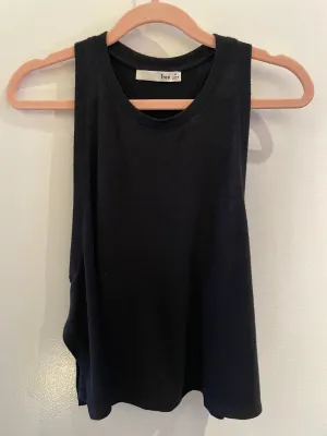 Black Wilfred Free Flowy Tank Size medium