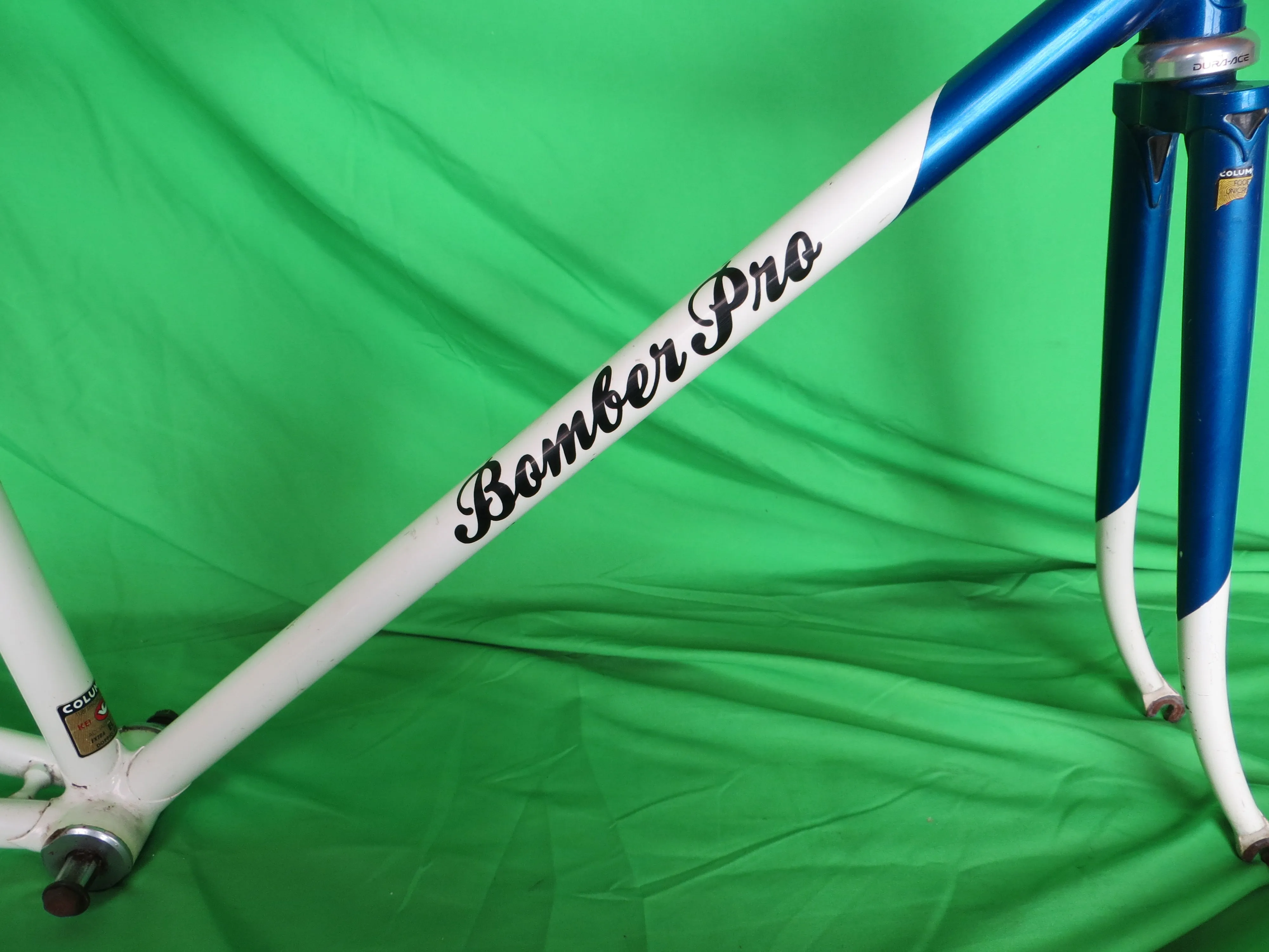 Bomber Pro Columbus EL // White / Blue Two Tone // 50.5cm