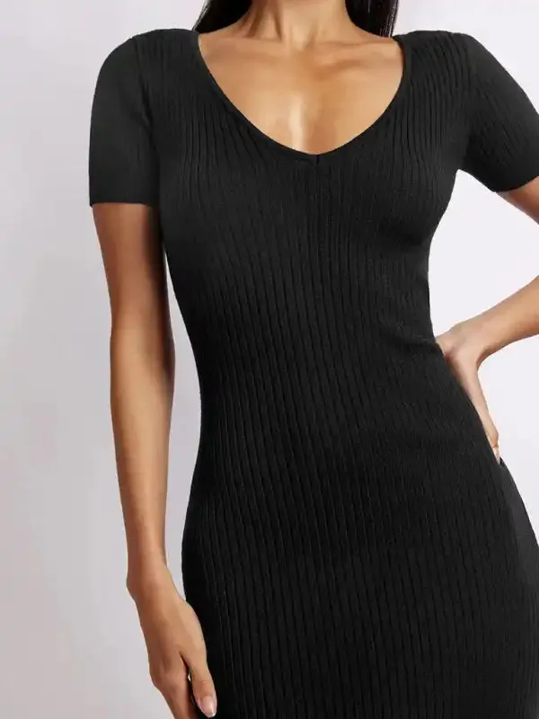 Women’s knitted V-neck tight-fitting slit short-sleeved mid-length dress